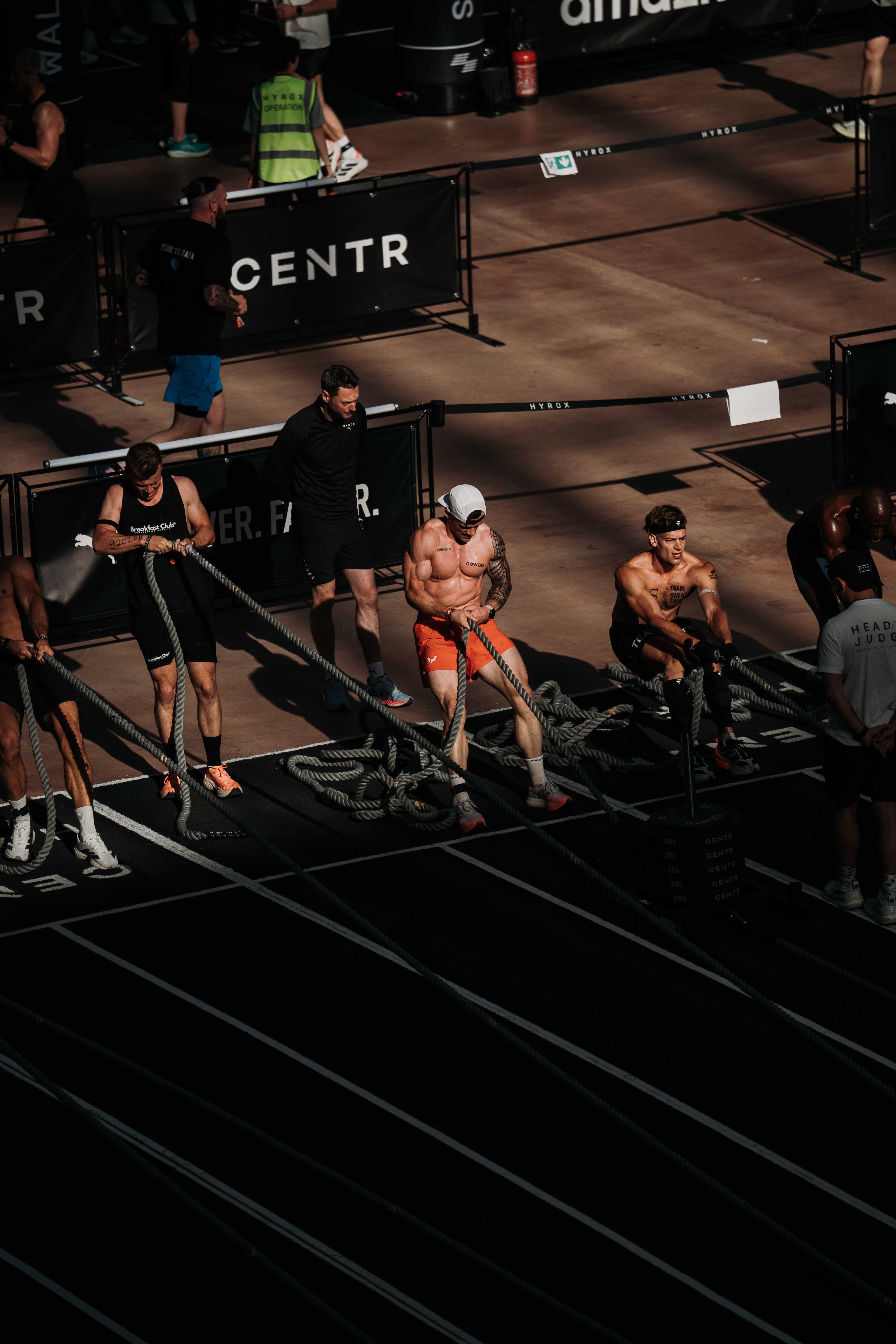 Willy Georges aux cordes ondulatoires (battle ropes) en compétition